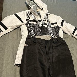 WORN ONCE! Women's Snowboarding/Skiing Jacket and Pants set.